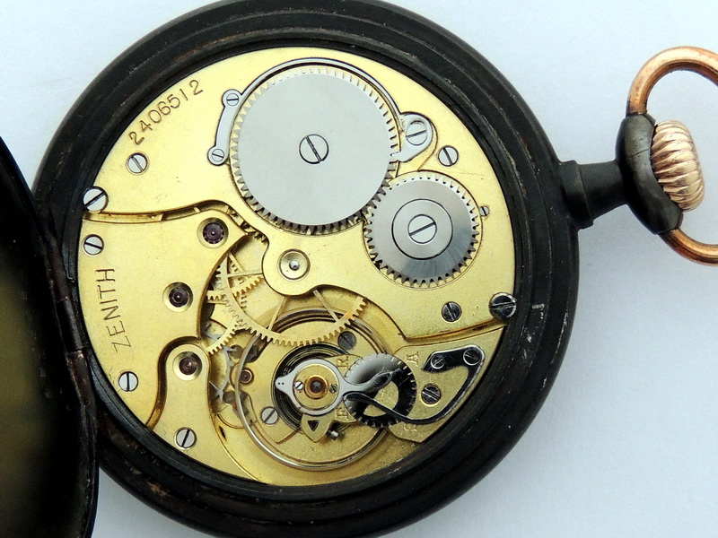Пластиковый корпус часов. Часы карманные Zenith 3241020. Карманные часы Zenith. Карманные часы Zenith 1970-80. Карманные часы Zenith 1970-е.