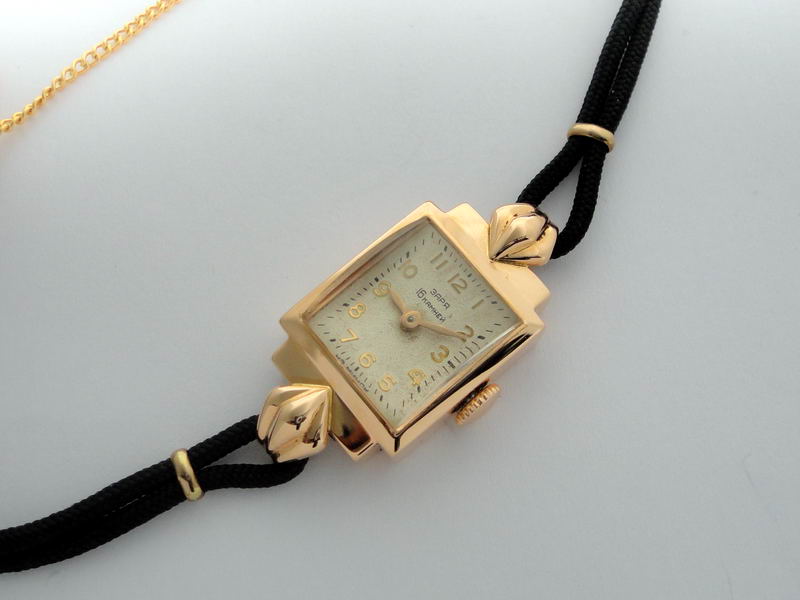 Старые женские часы. Часы Заря 1963 кожаный ремешок. Золотые часы Заря 388712. Золотые часы Заря 60438. Золотые часы Заря Калибр 2009.
