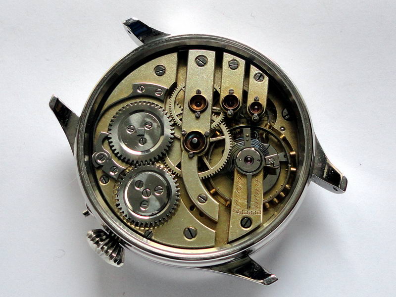 старинный часовой механизм LeCoultre