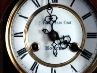 Рогинскаго Москва старинные настенные часы.jpg