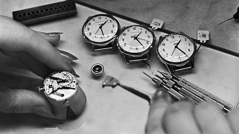 Файл:Советская часовая мафия 1950х 3.jpg